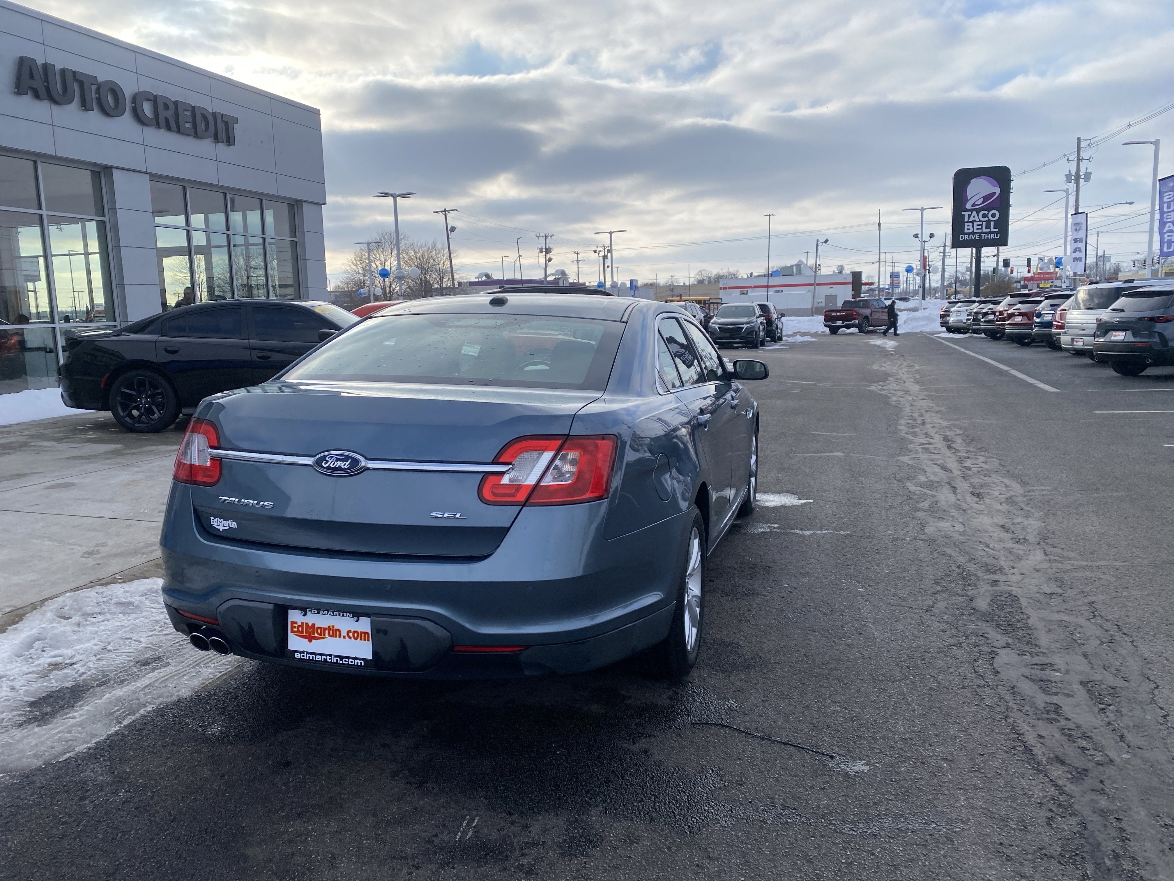 2010 Ford Taurus SEL