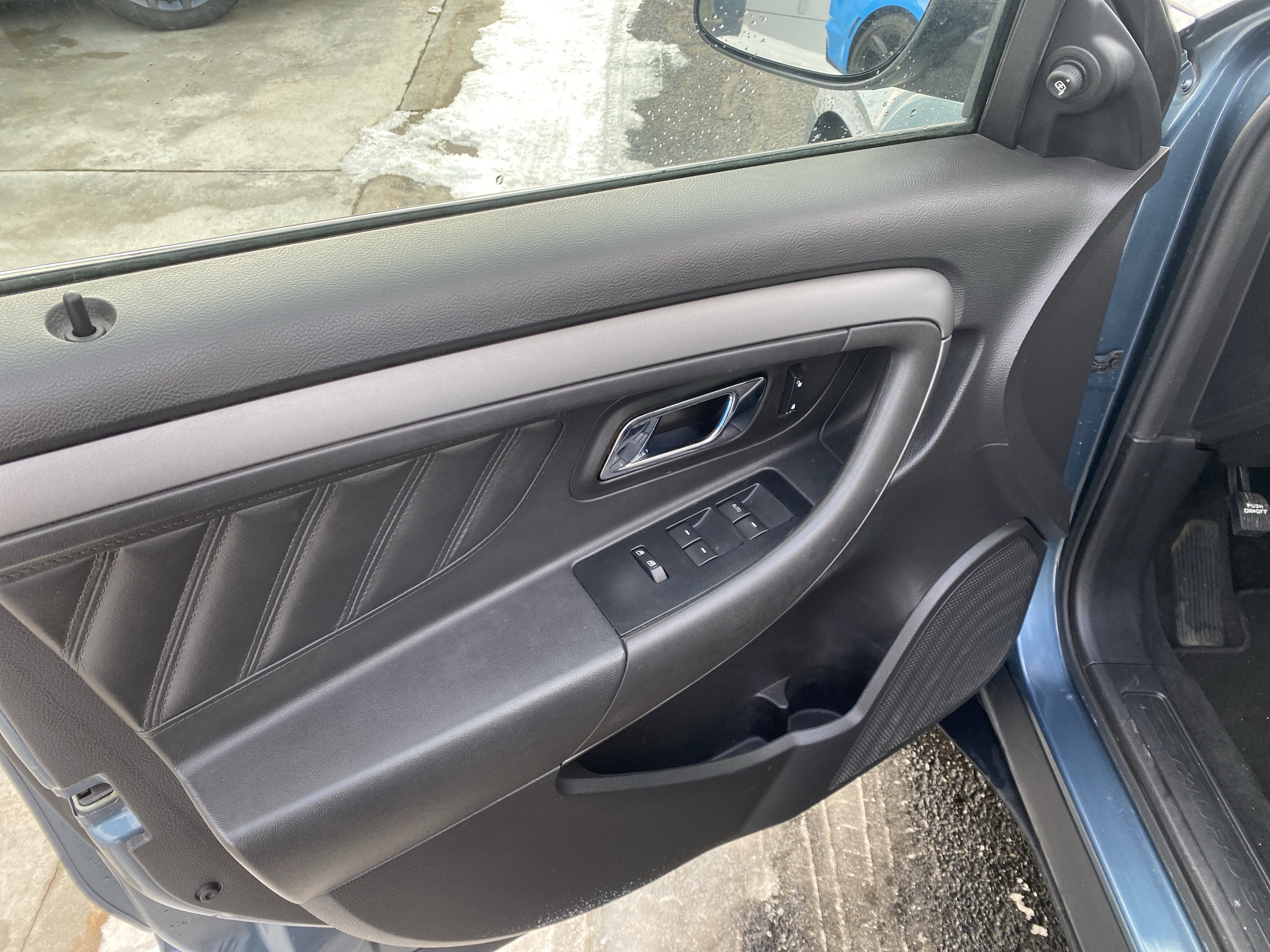 2010 Ford Taurus SEL