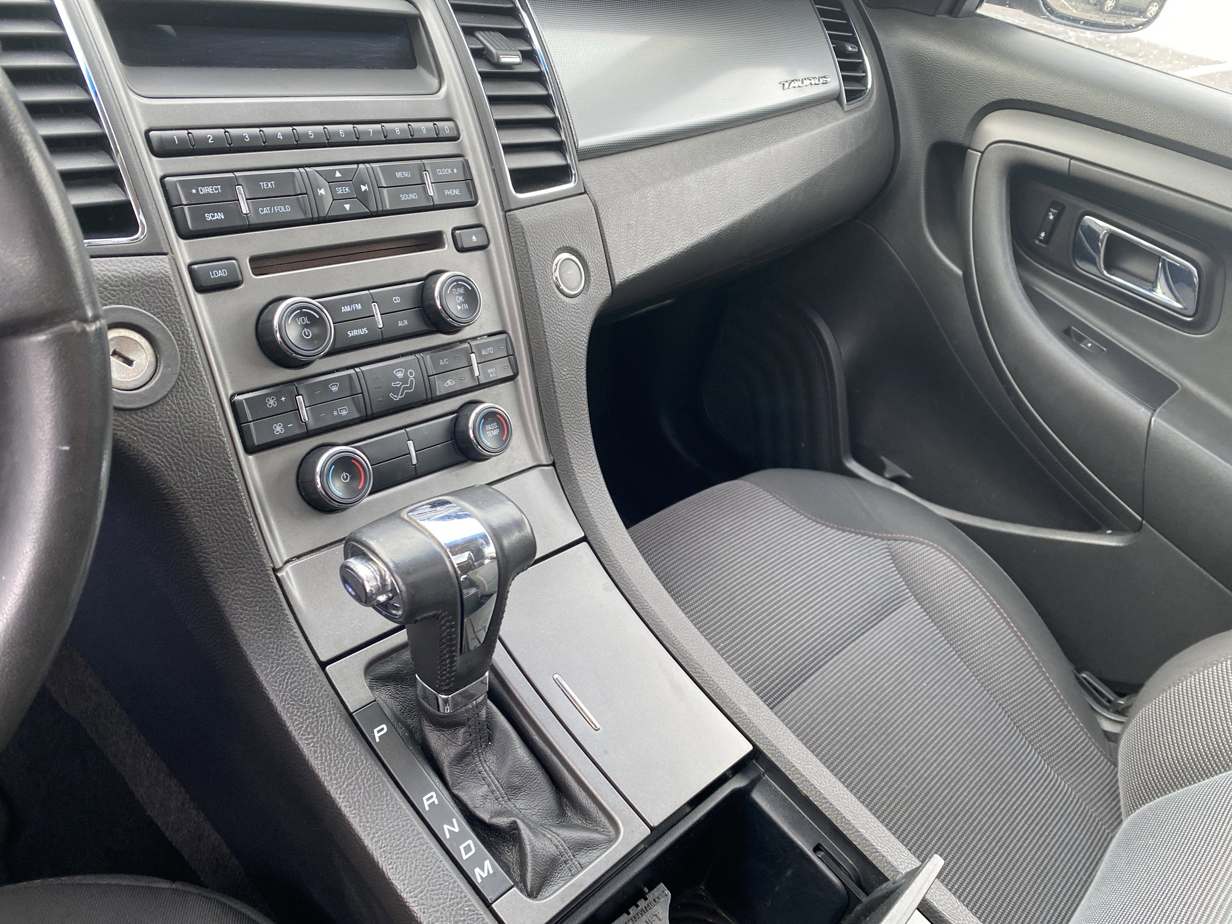 2010 Ford Taurus SEL