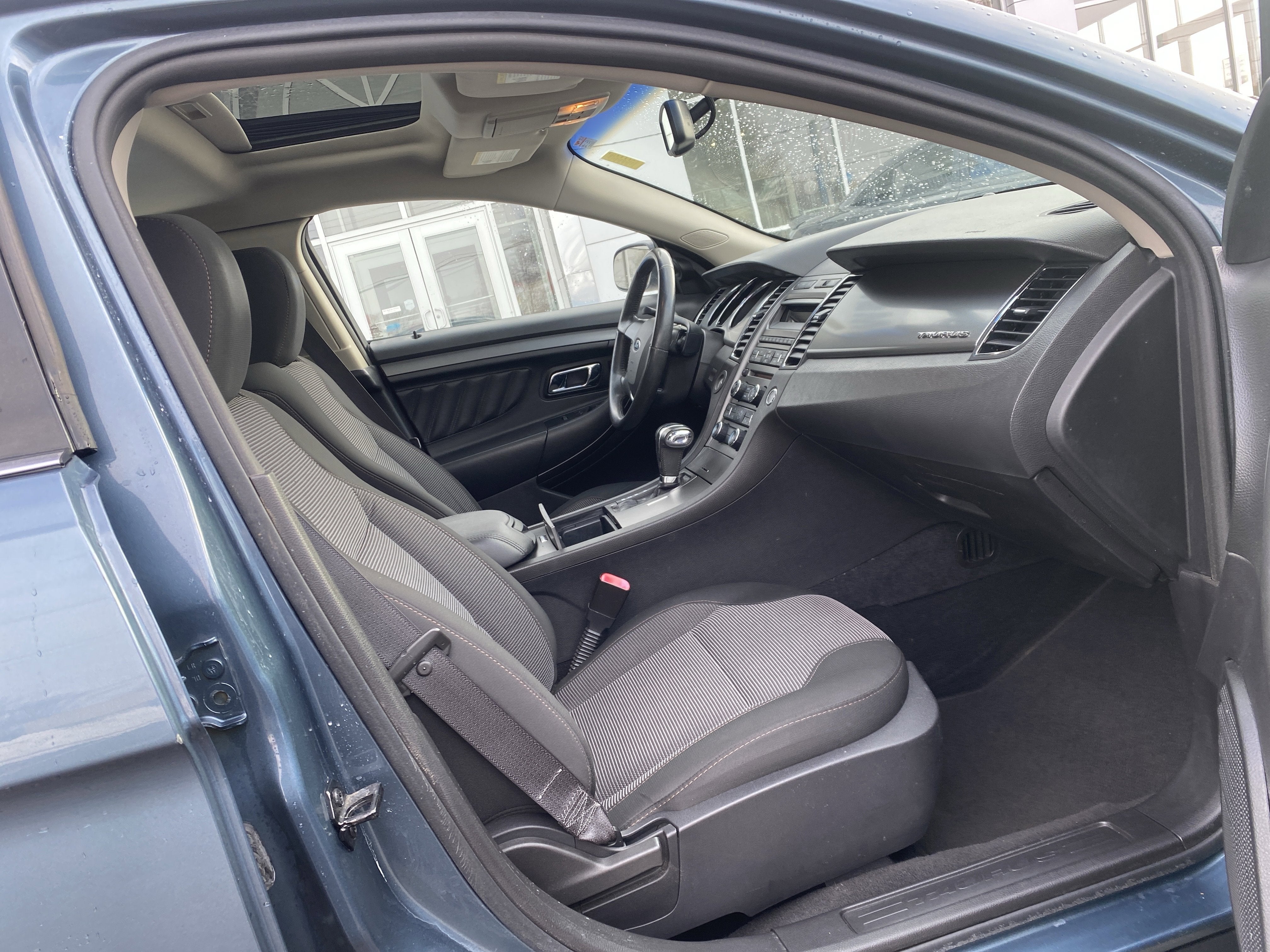 2010 Ford Taurus SEL