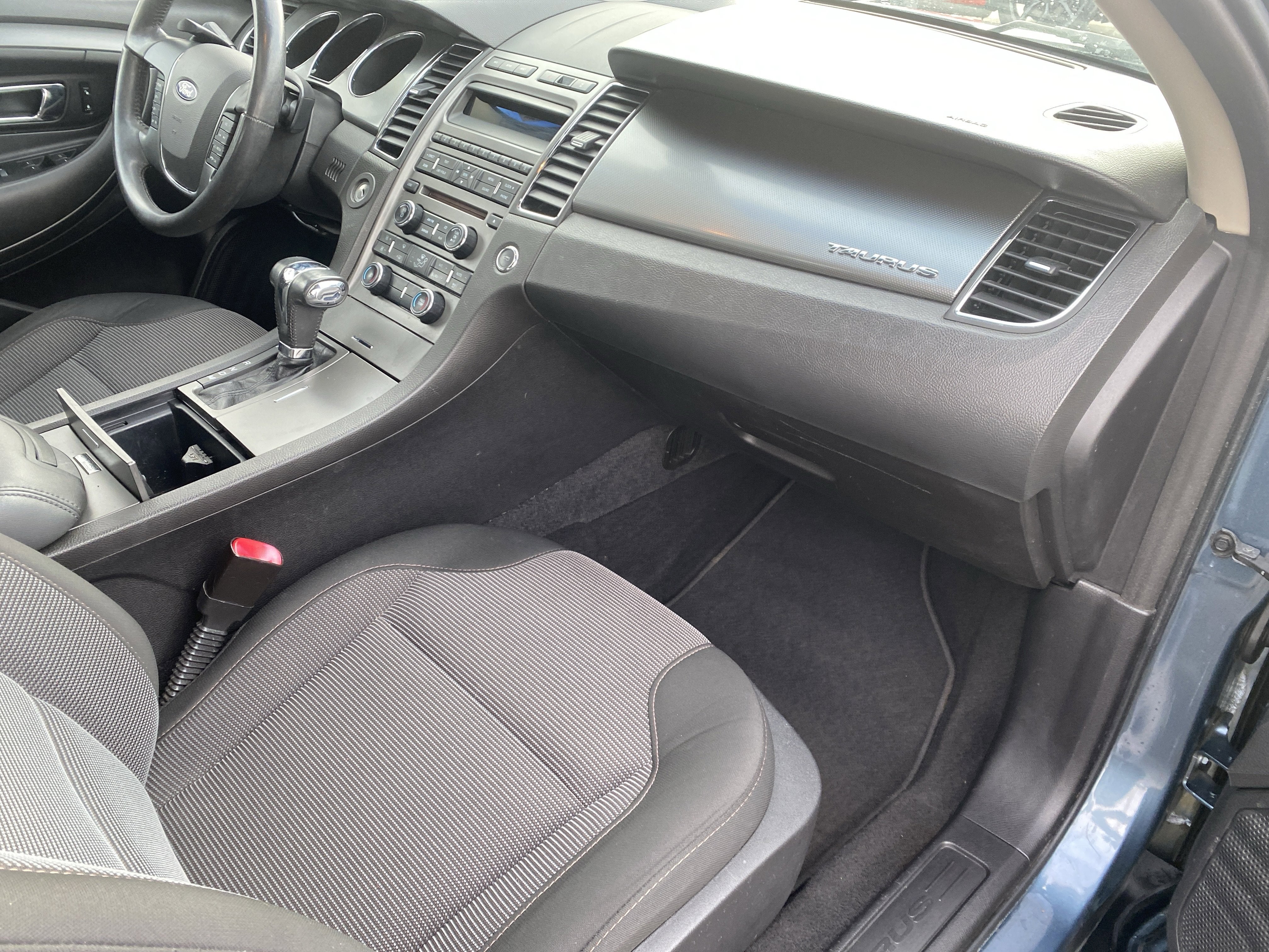 2010 Ford Taurus SEL