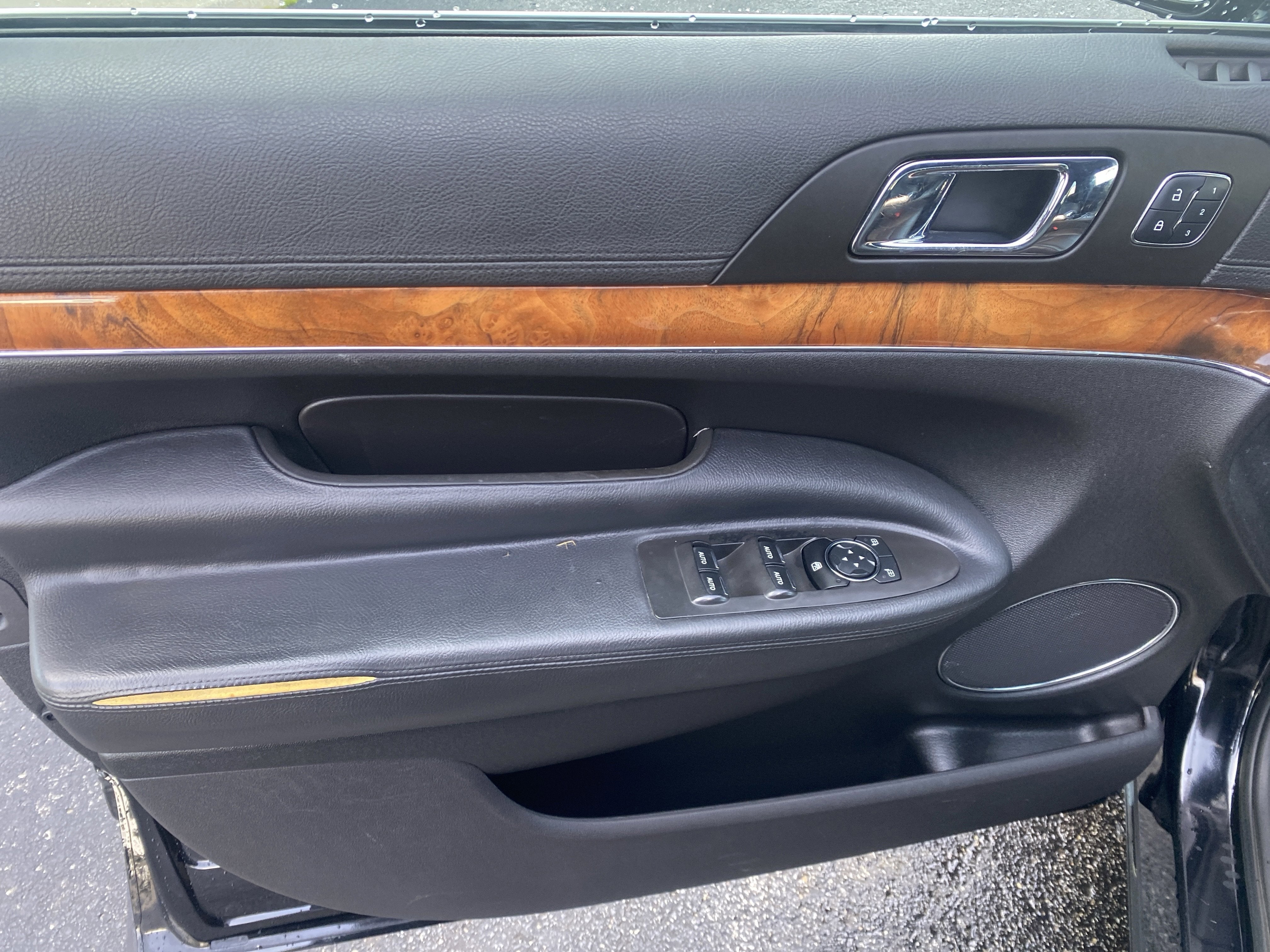 2016 Lincoln MKT Livery