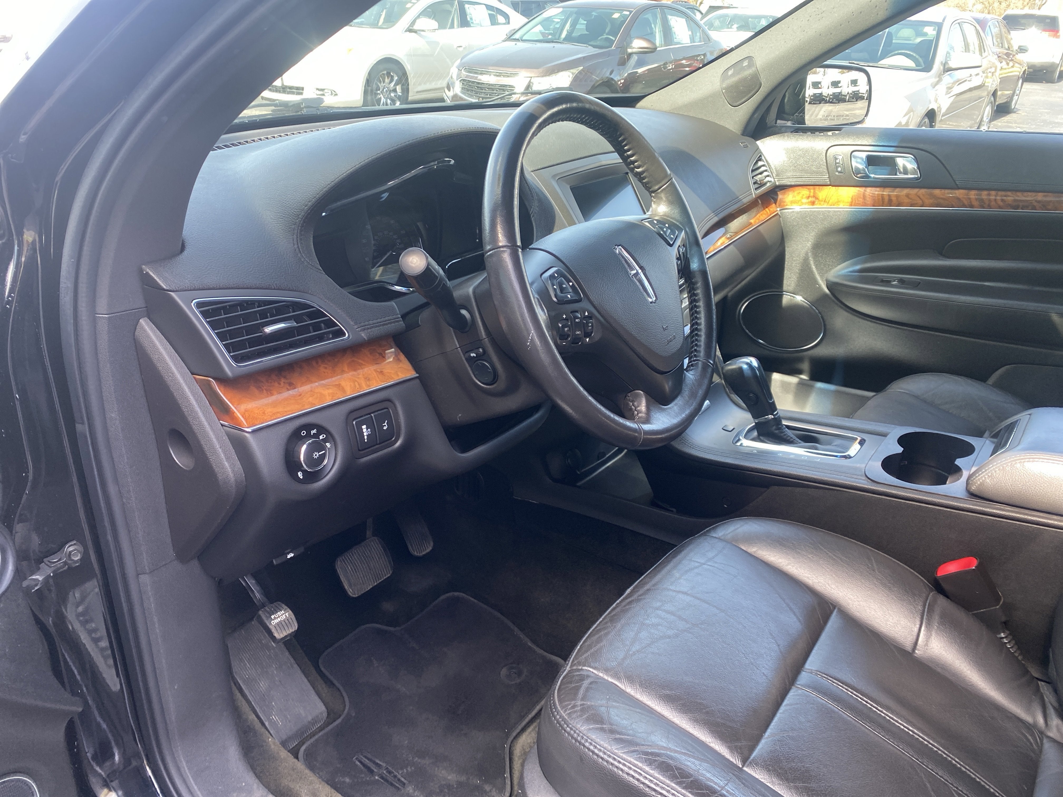 2016 Lincoln MKT Livery