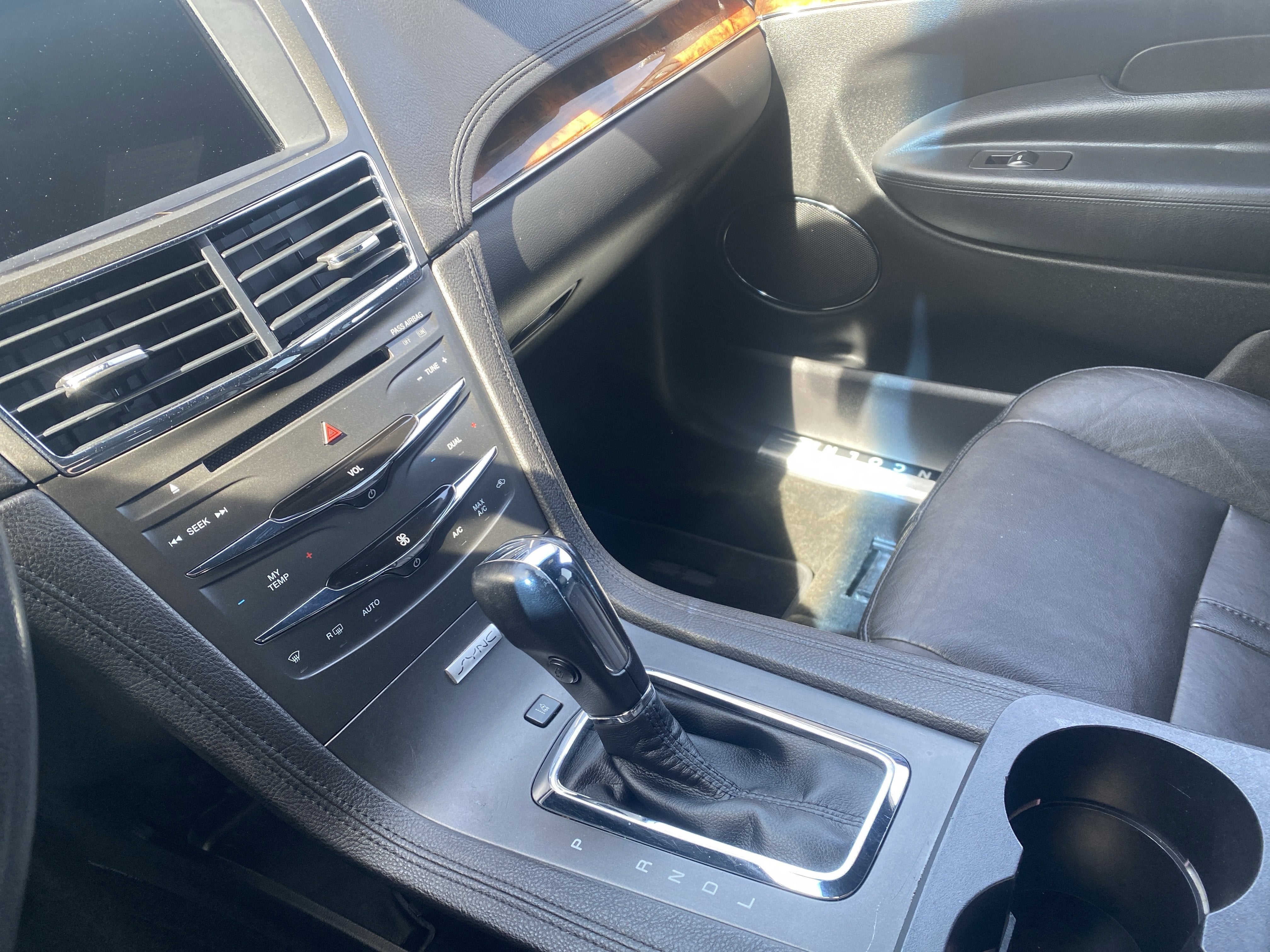 2016 Lincoln MKT Livery