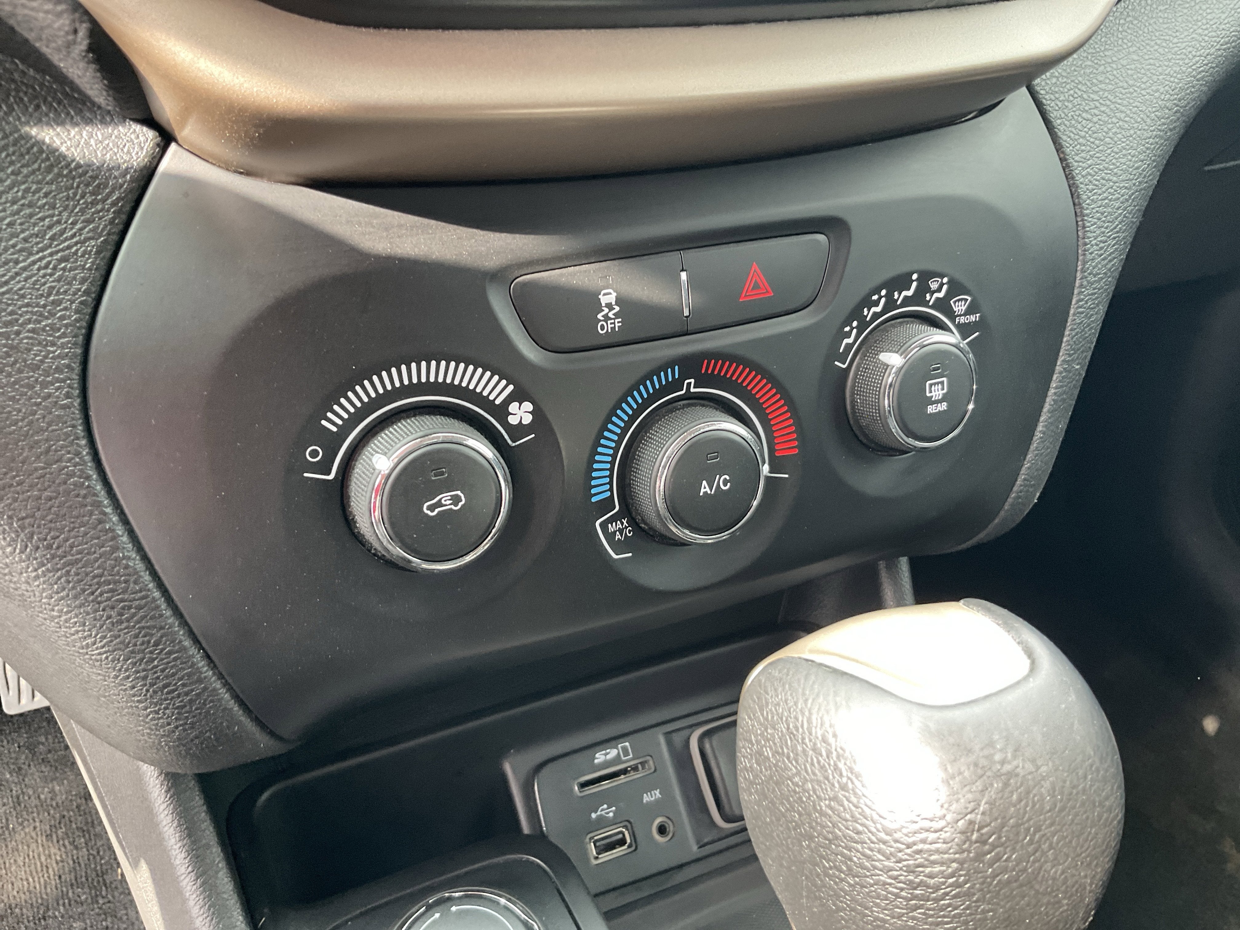 2014 Jeep Cherokee Sport