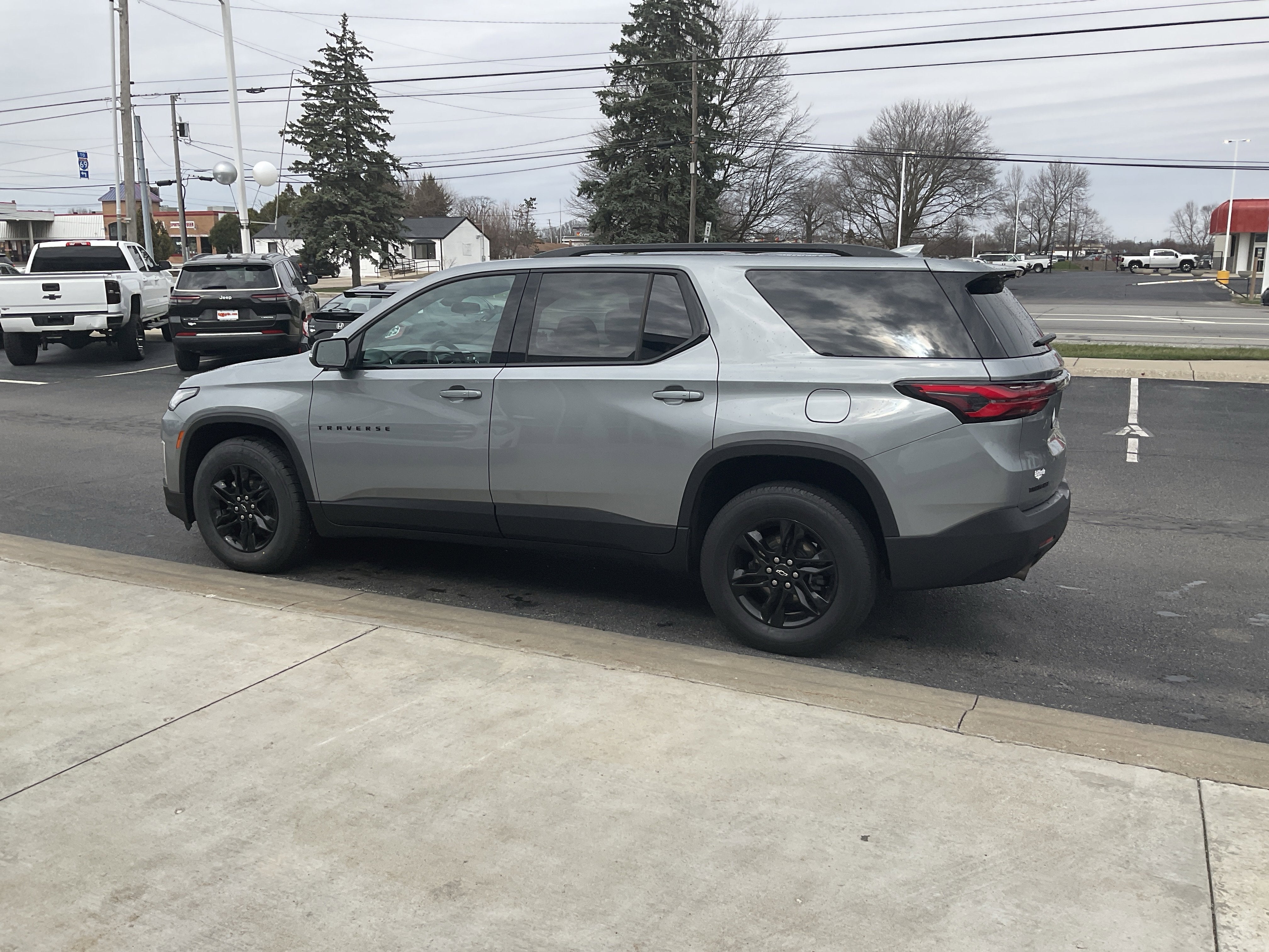 2023 Chevrolet Traverse LT Cloth