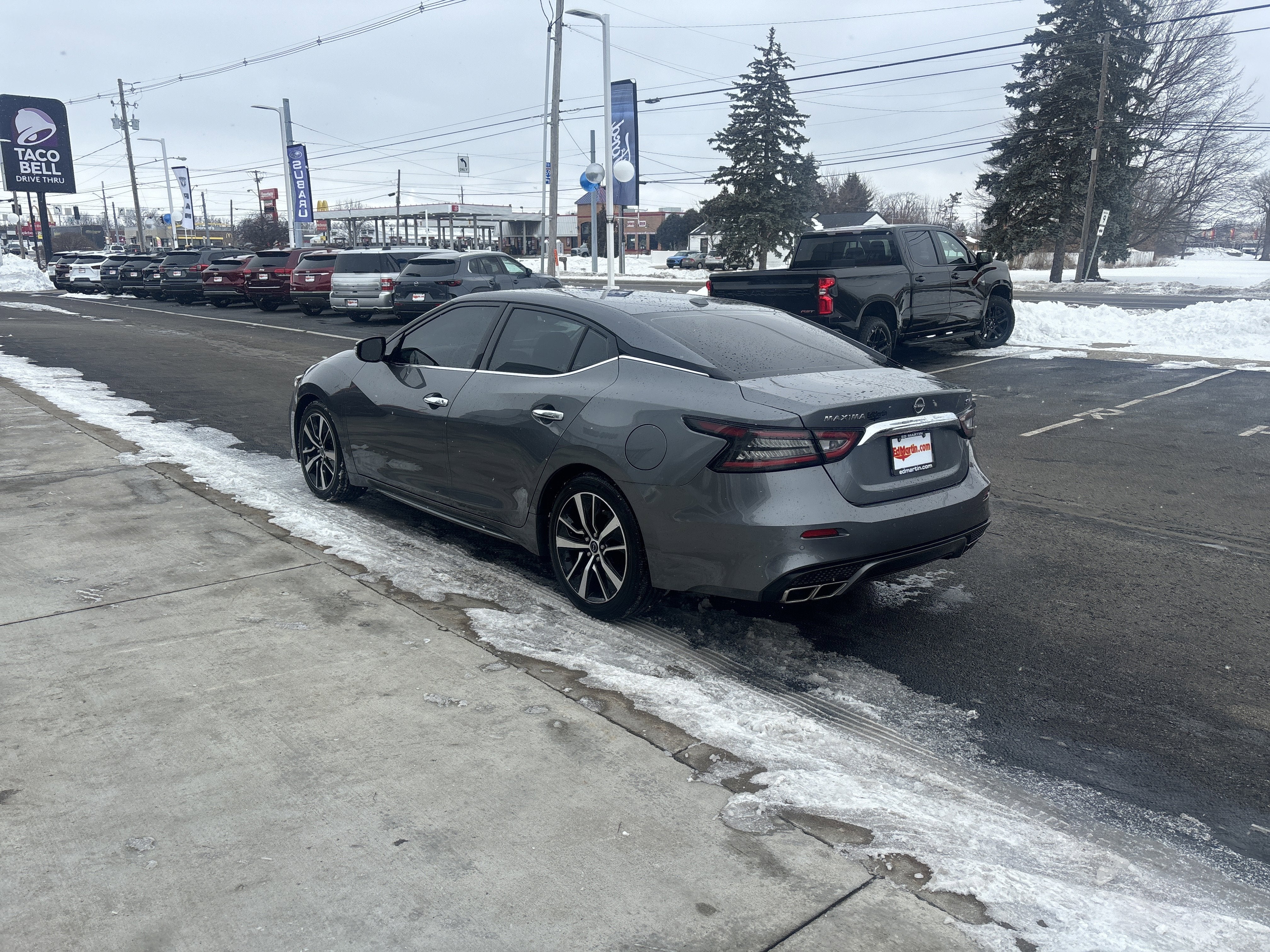 2023 Nissan Maxima SV