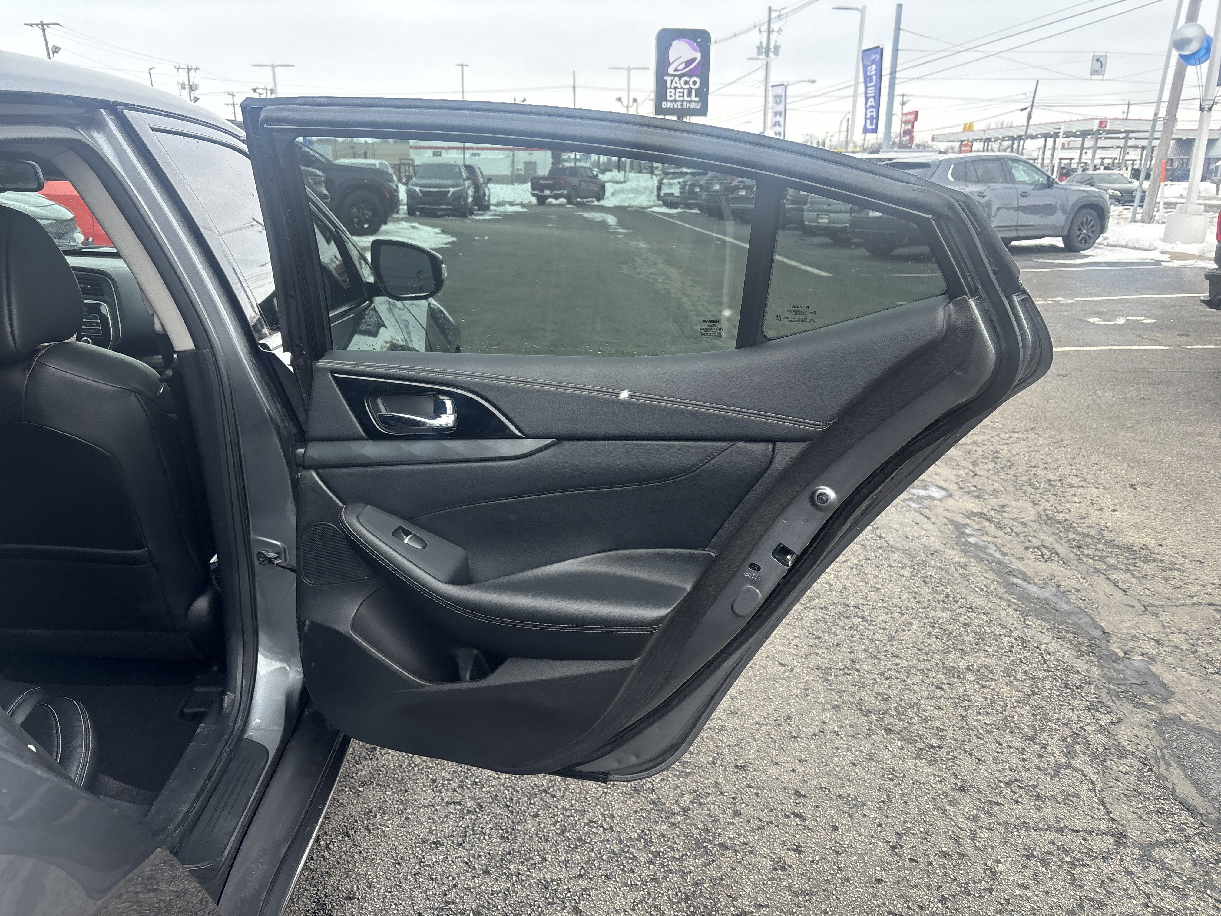 2023 Nissan Maxima SV