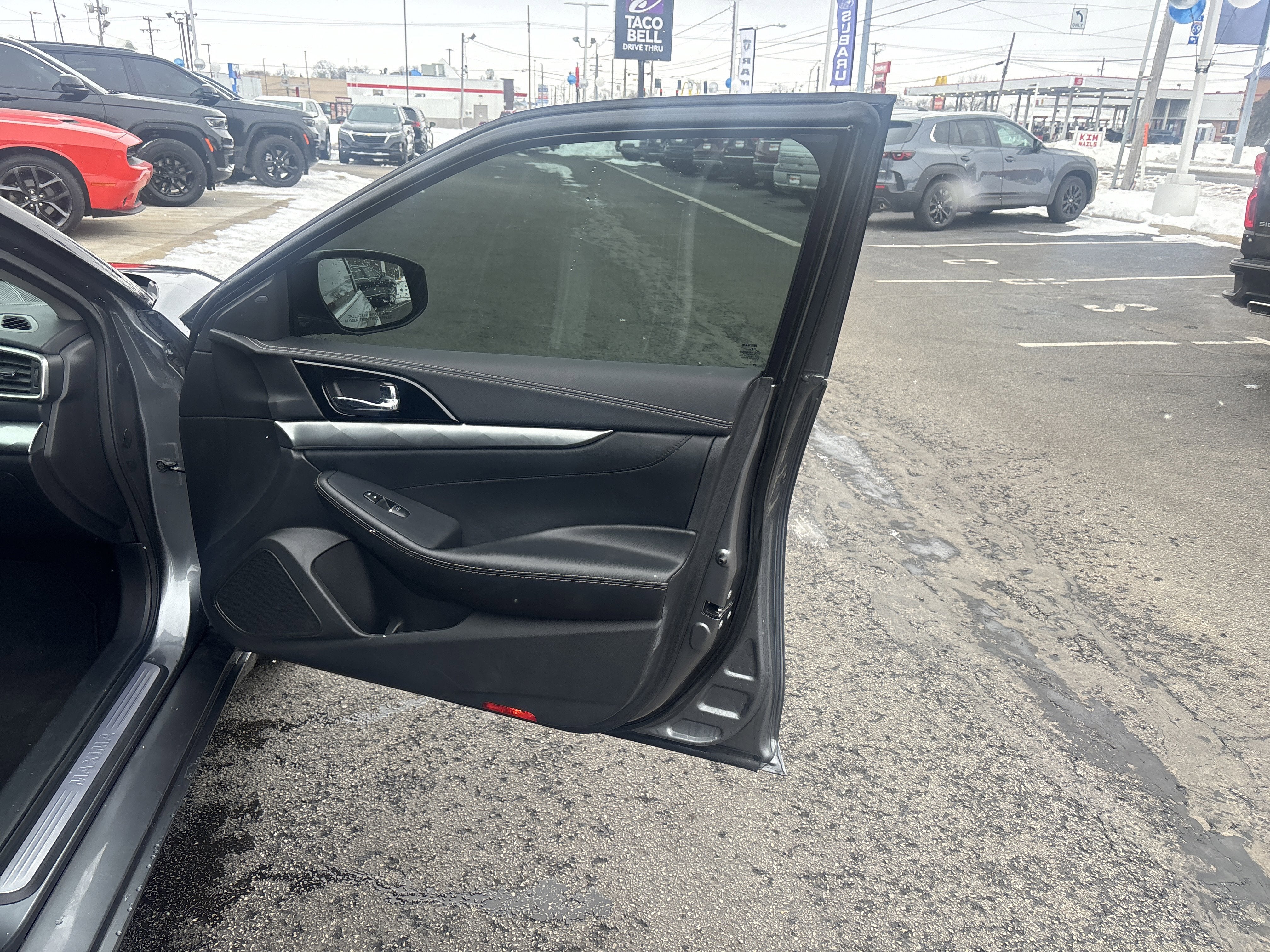 2023 Nissan Maxima SV