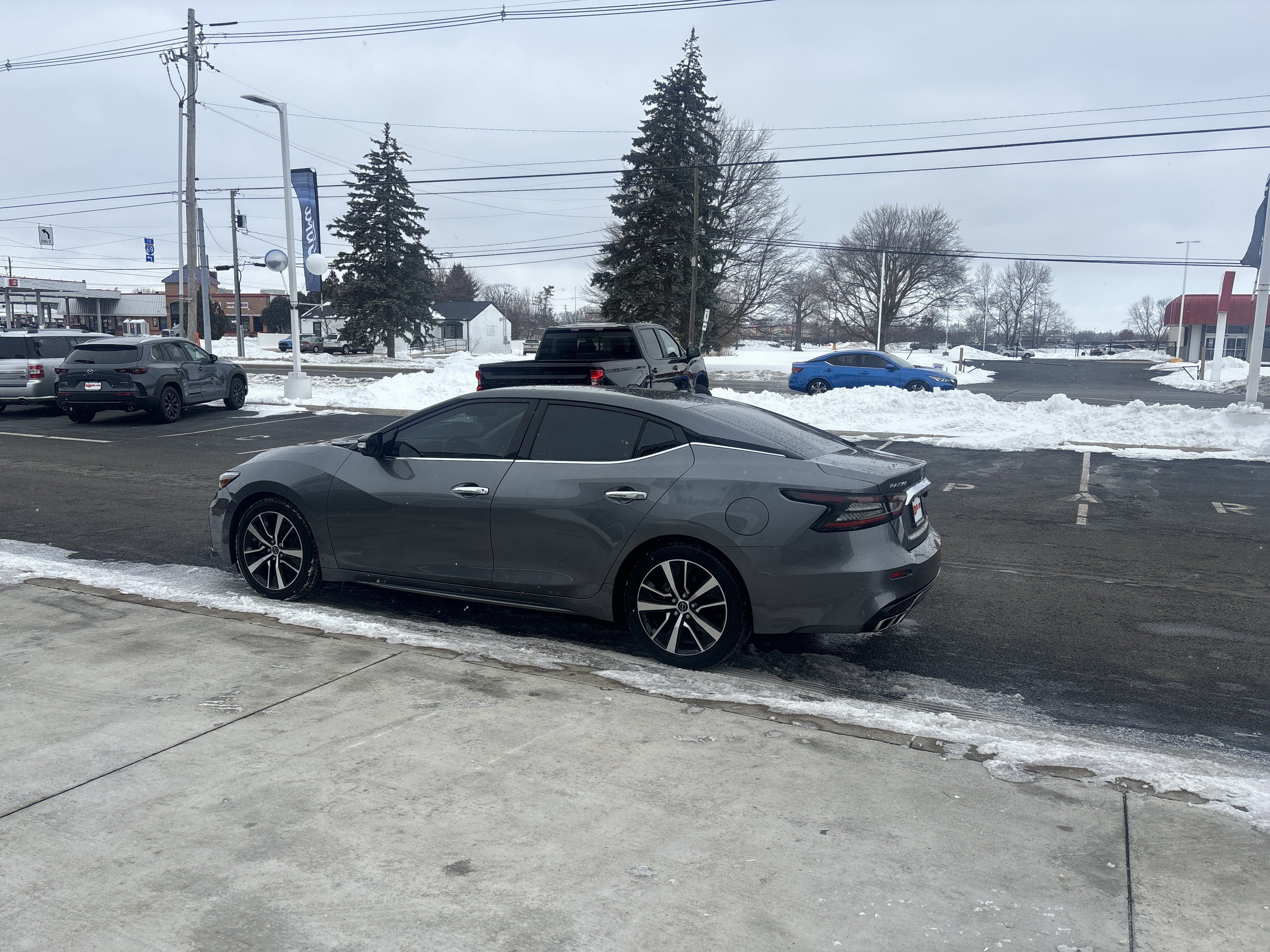 2023 Nissan Maxima SV