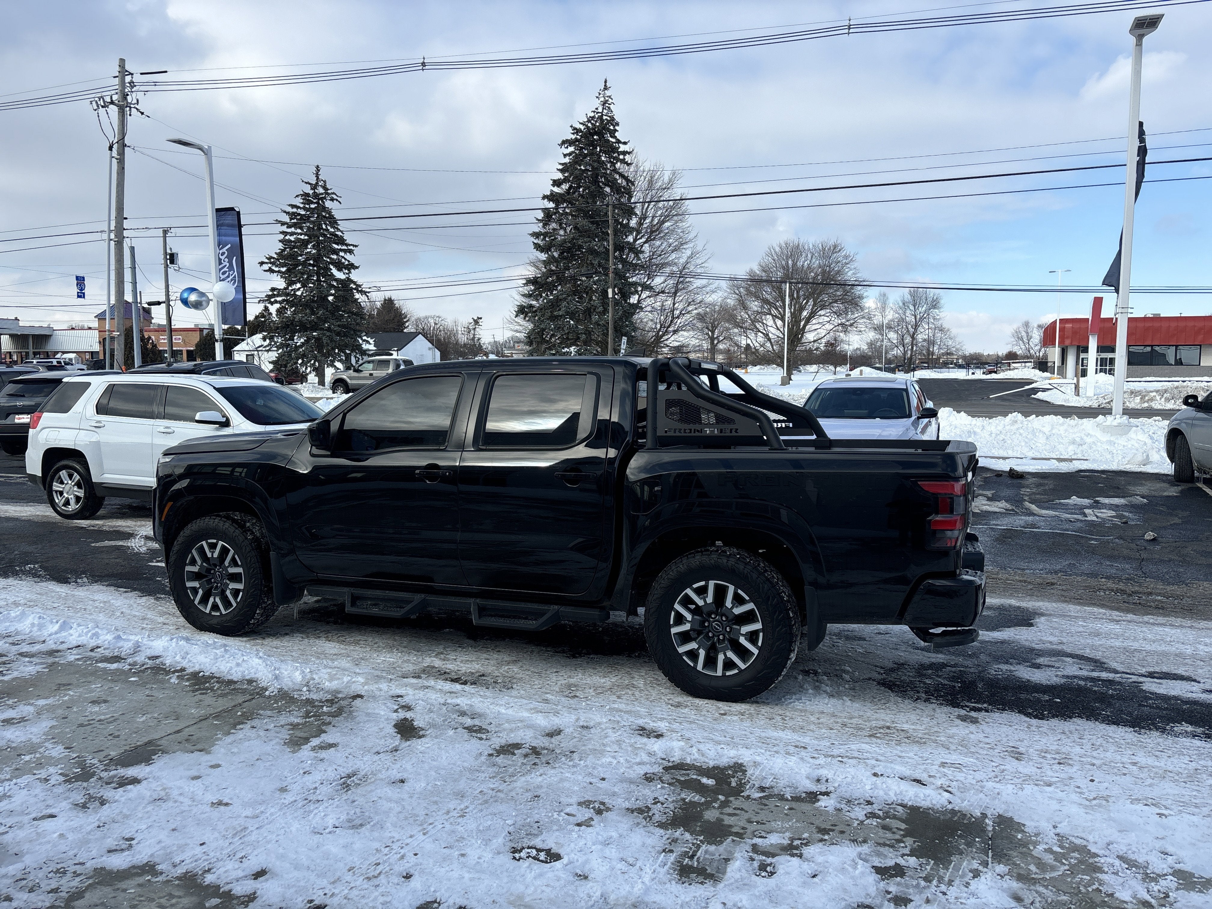 2023 Nissan Frontier SV
