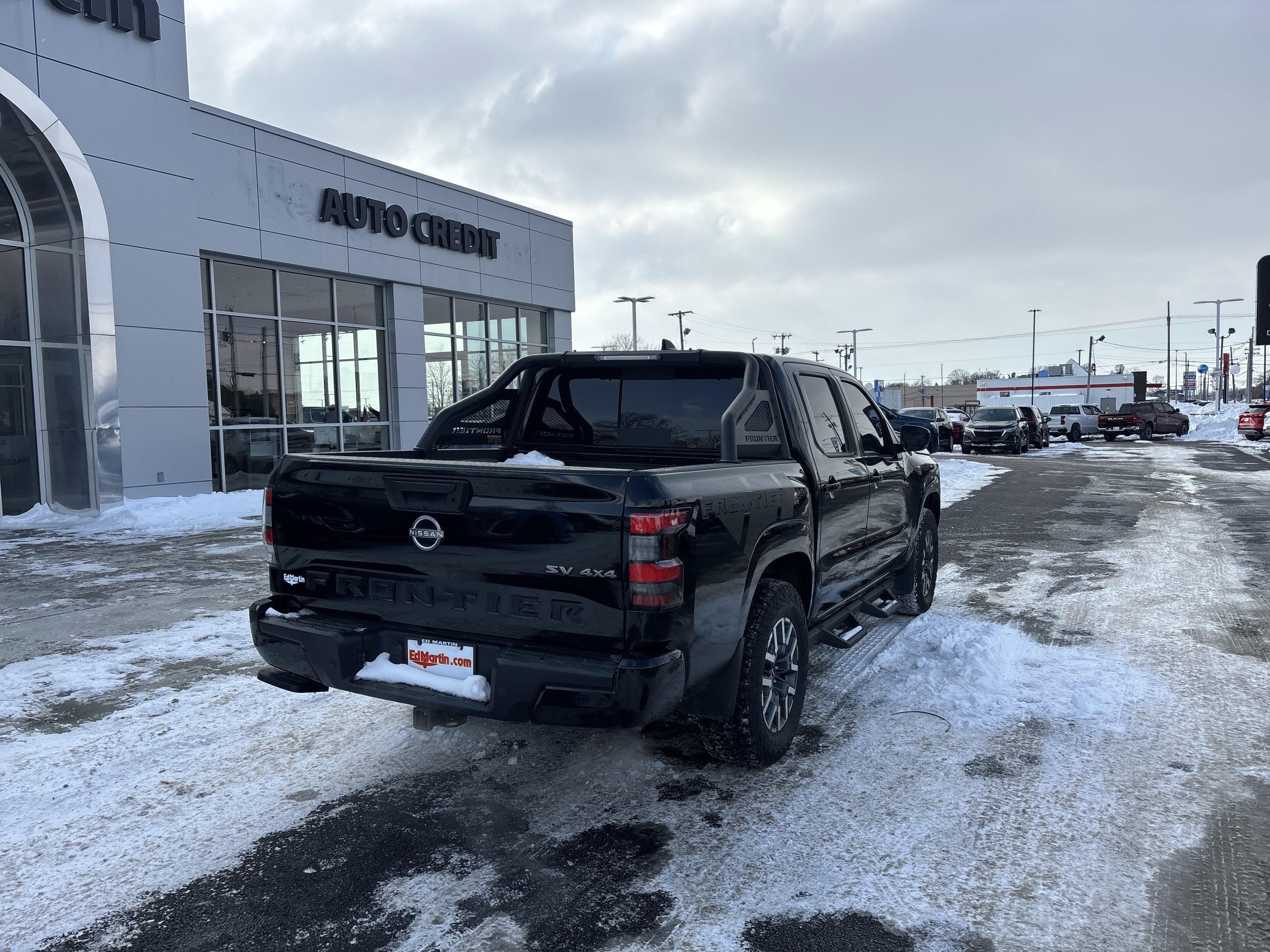 2023 Nissan Frontier SV