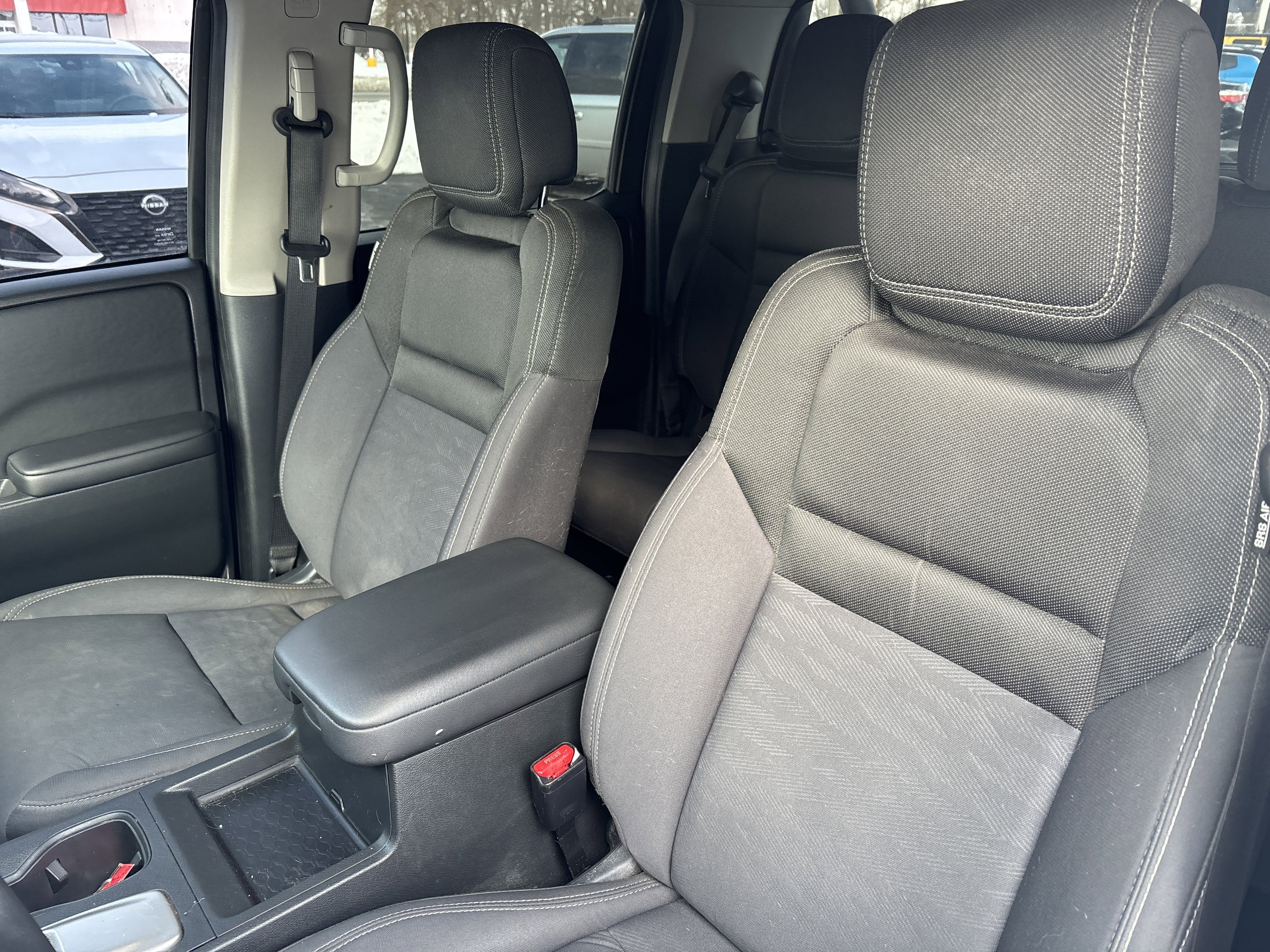 2023 Nissan Frontier SV