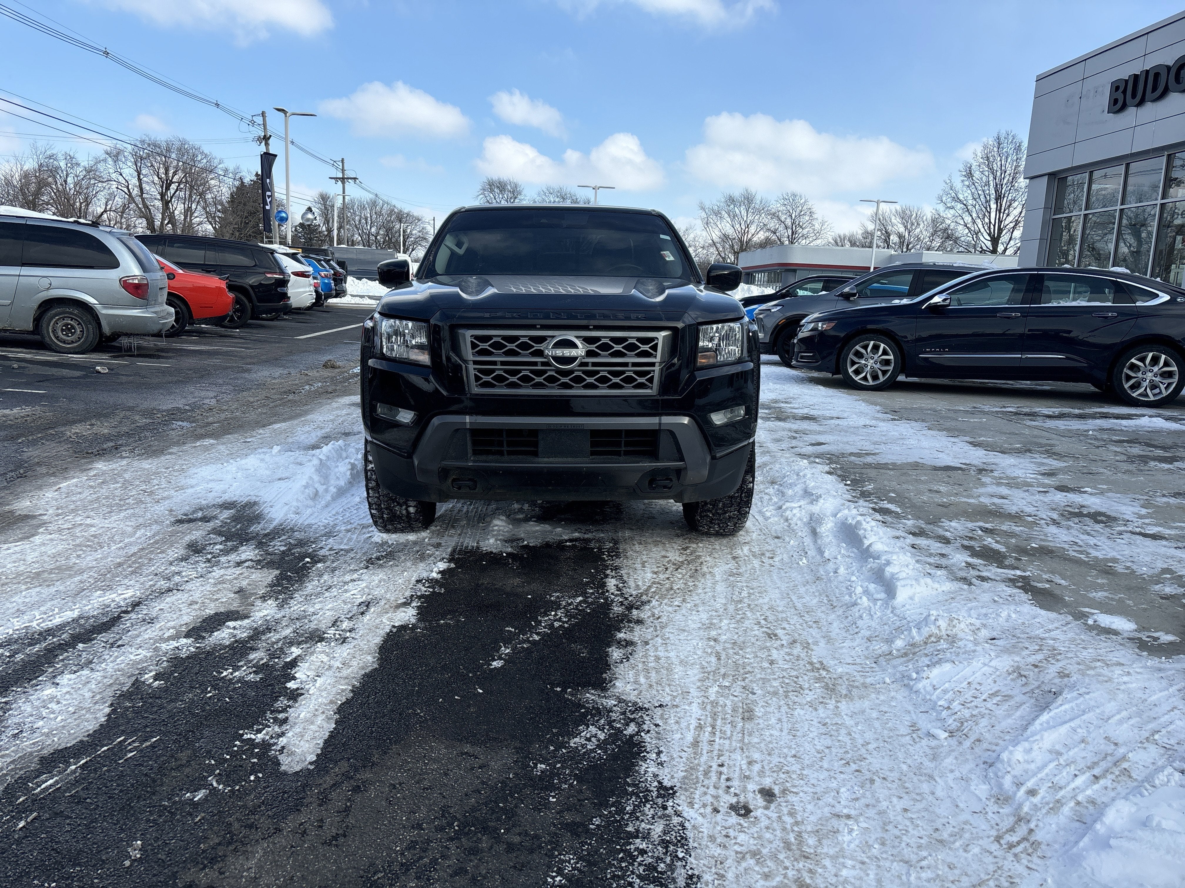 2023 Nissan Frontier SV