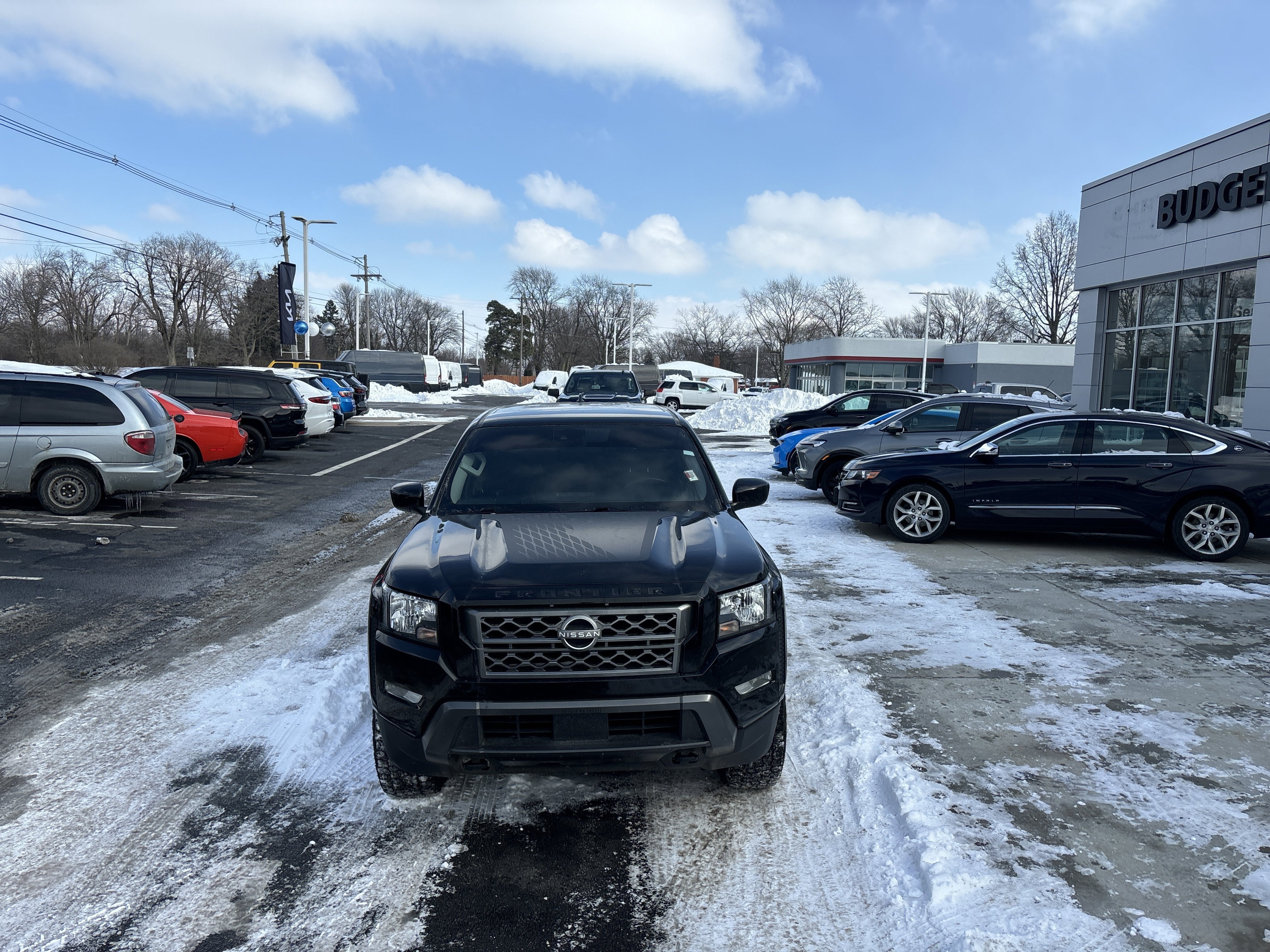 2023 Nissan Frontier SV