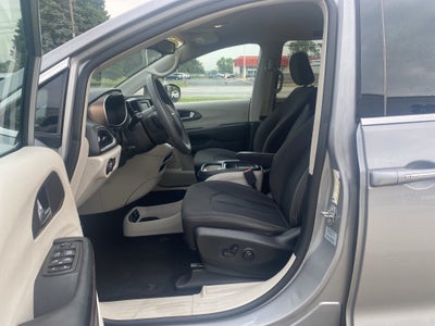 2017 Chrysler Pacifica Touring Plus