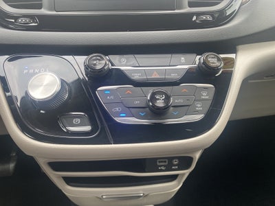 2017 Chrysler Pacifica Touring Plus