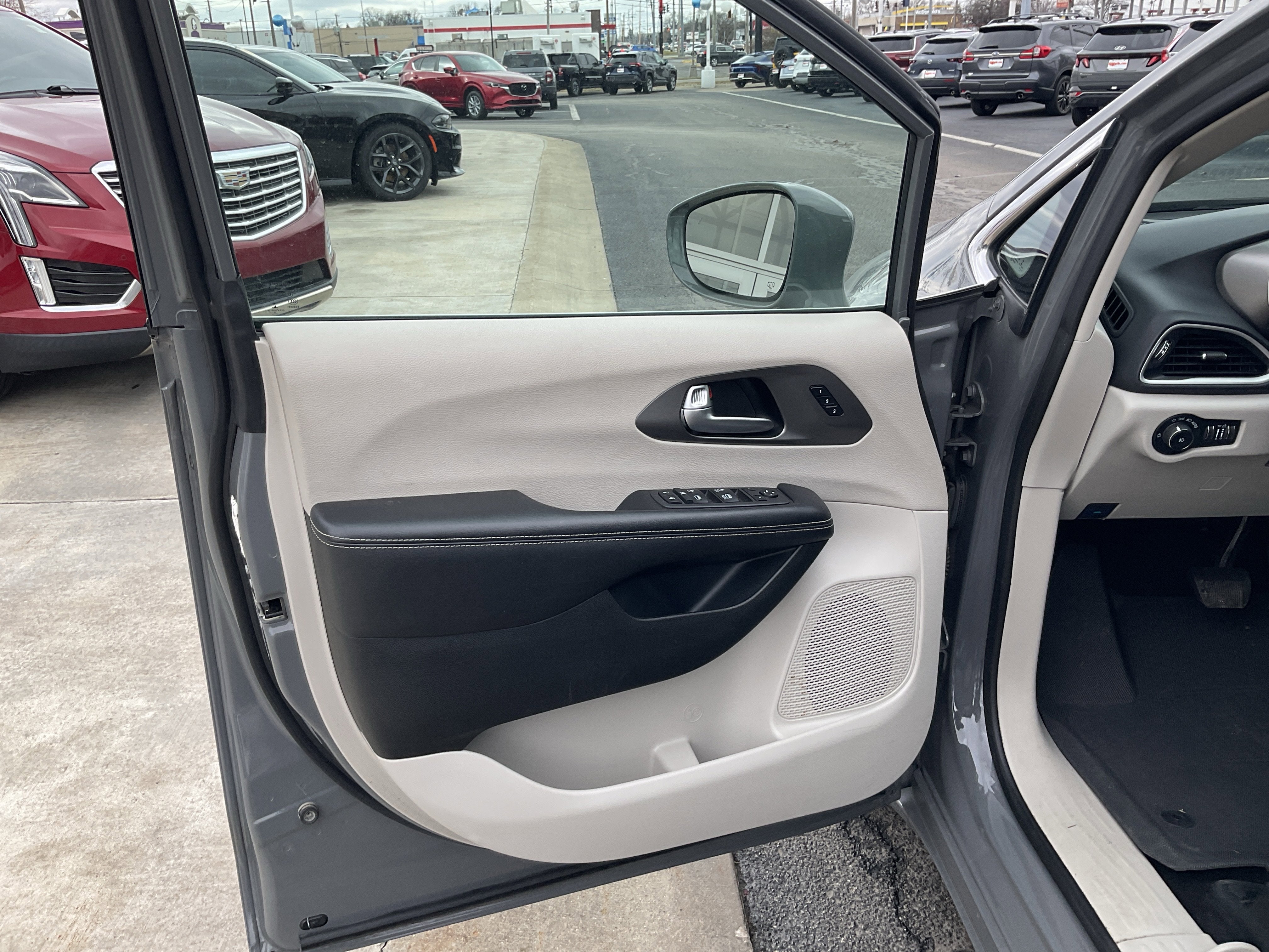 2022 Chrysler Pacifica Touring L