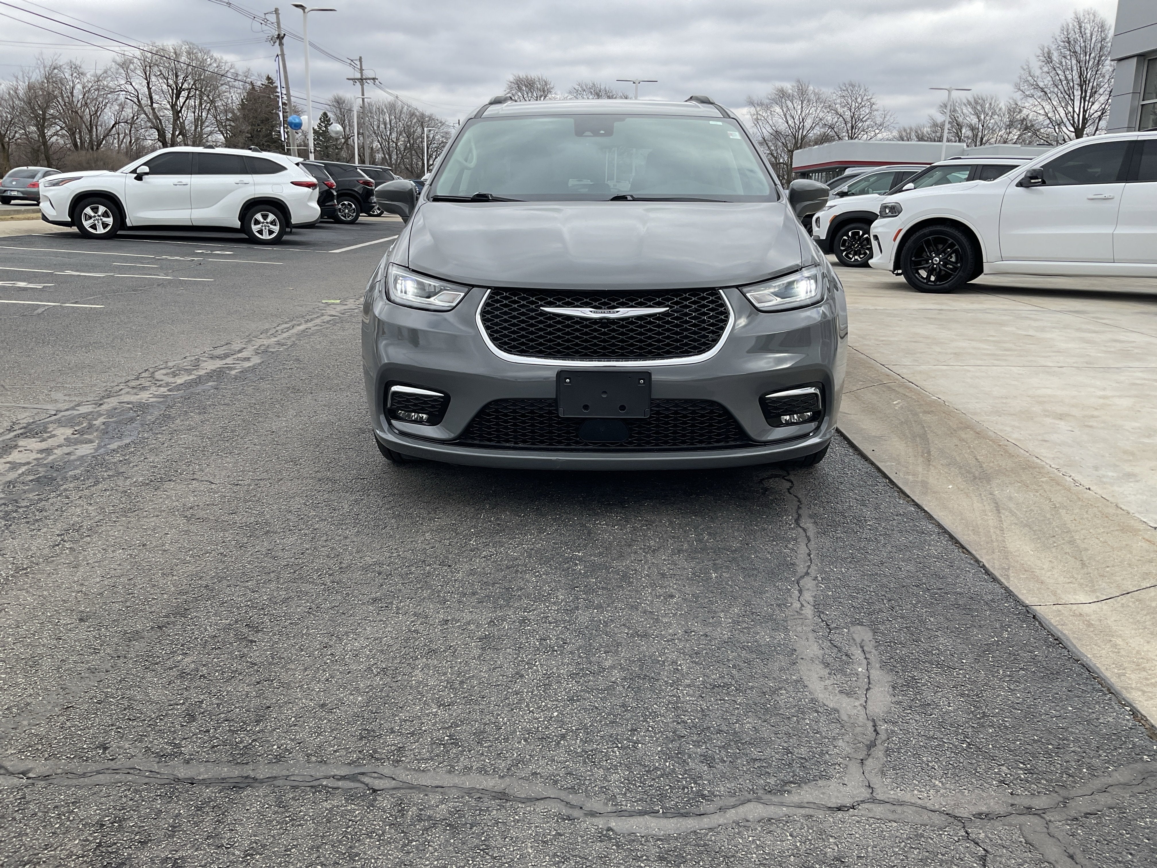 2022 Chrysler Pacifica Touring L