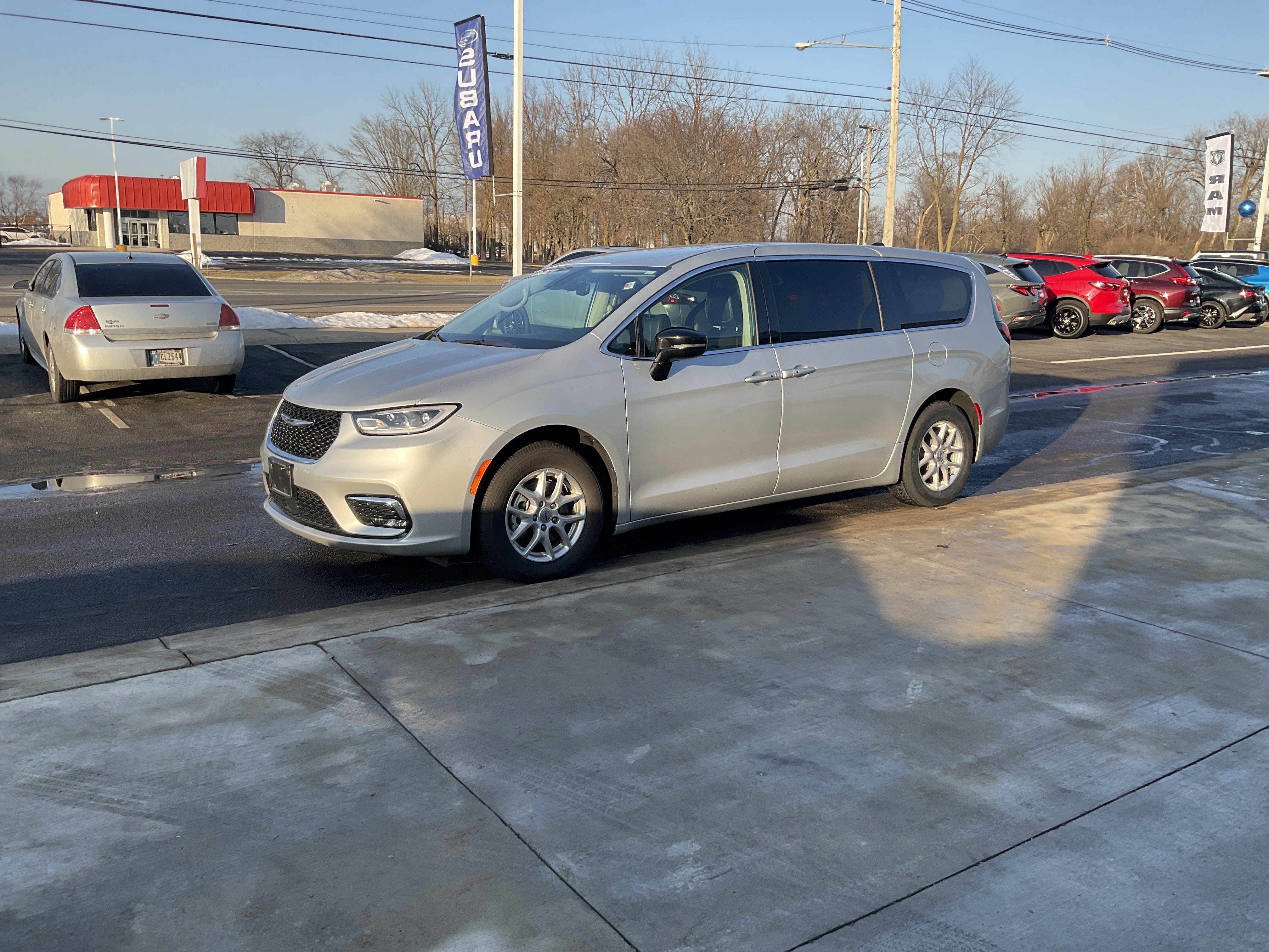 2024 Chrysler Pacifica Touring L