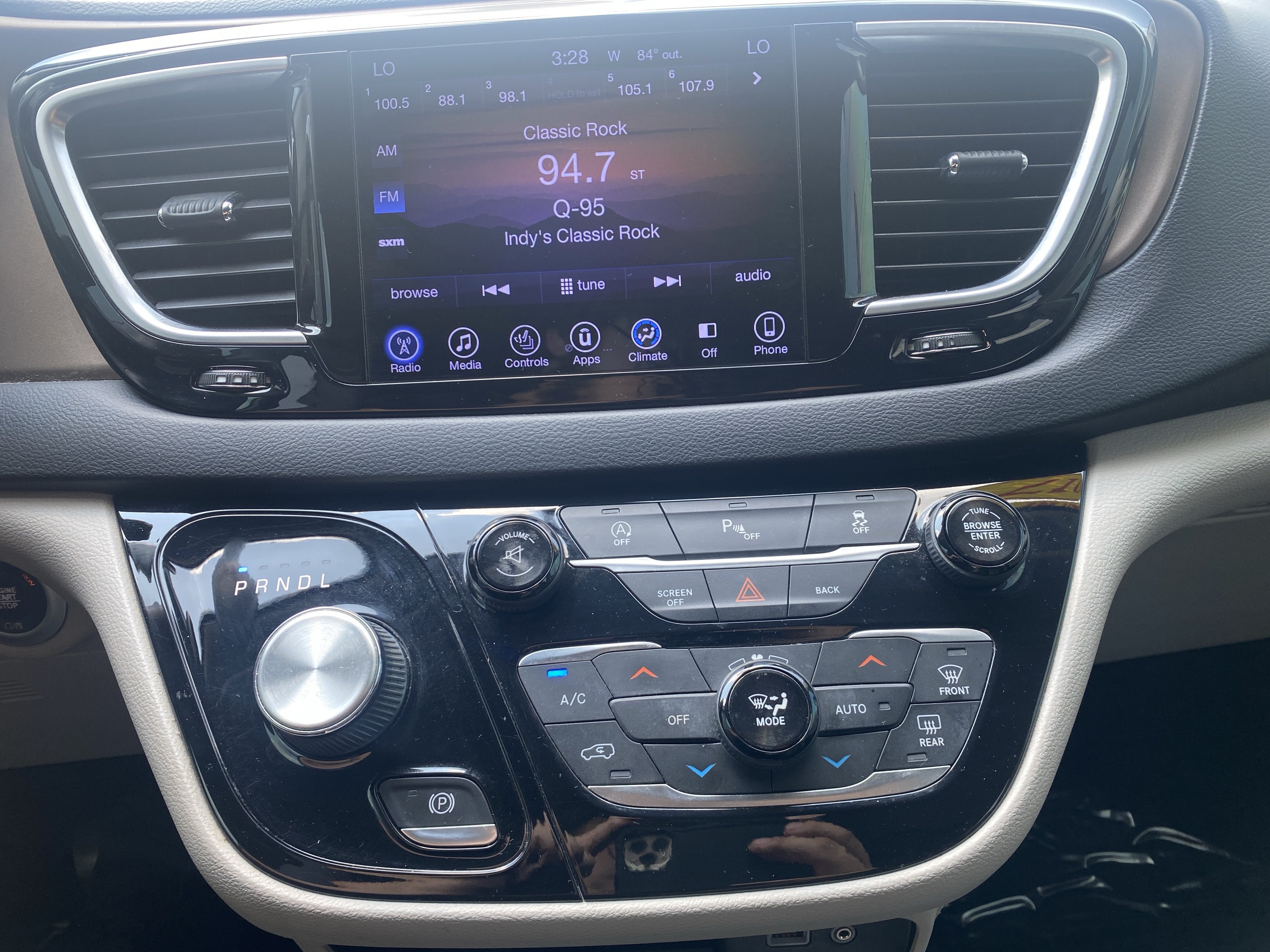 2017 Chrysler Pacifica Touring-L Plus