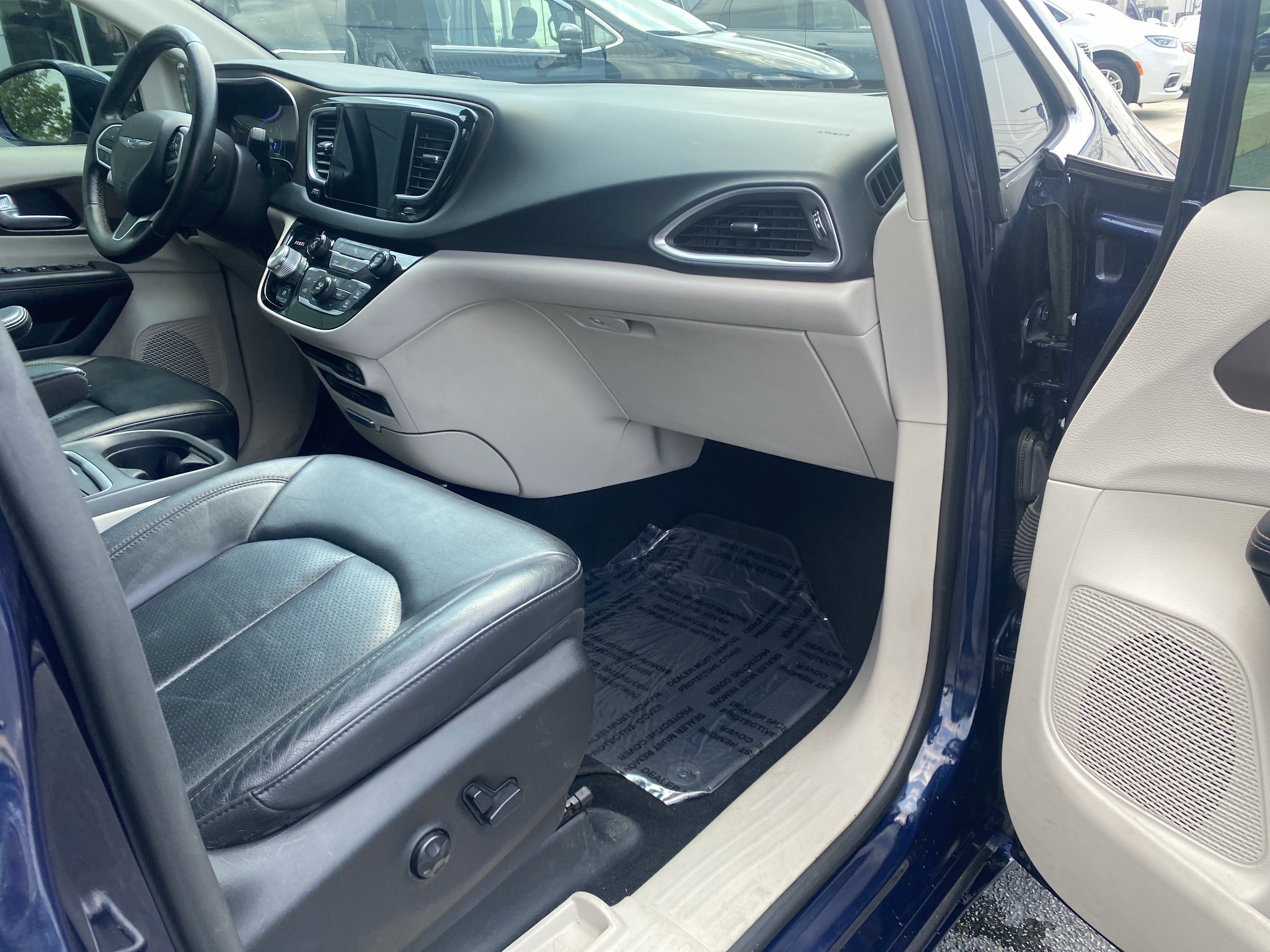 2017 Chrysler Pacifica Touring-L Plus