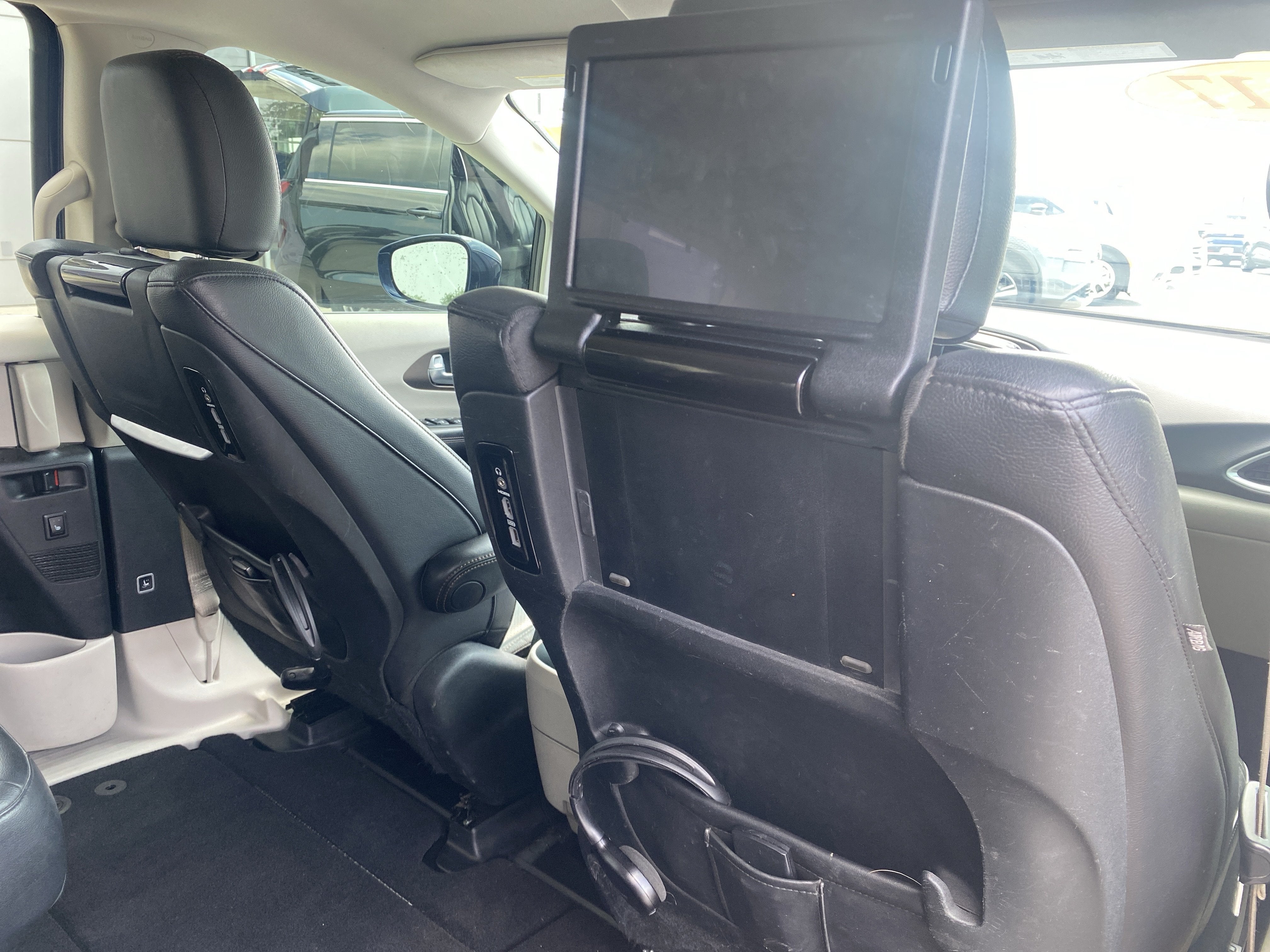 2017 Chrysler Pacifica Touring-L Plus