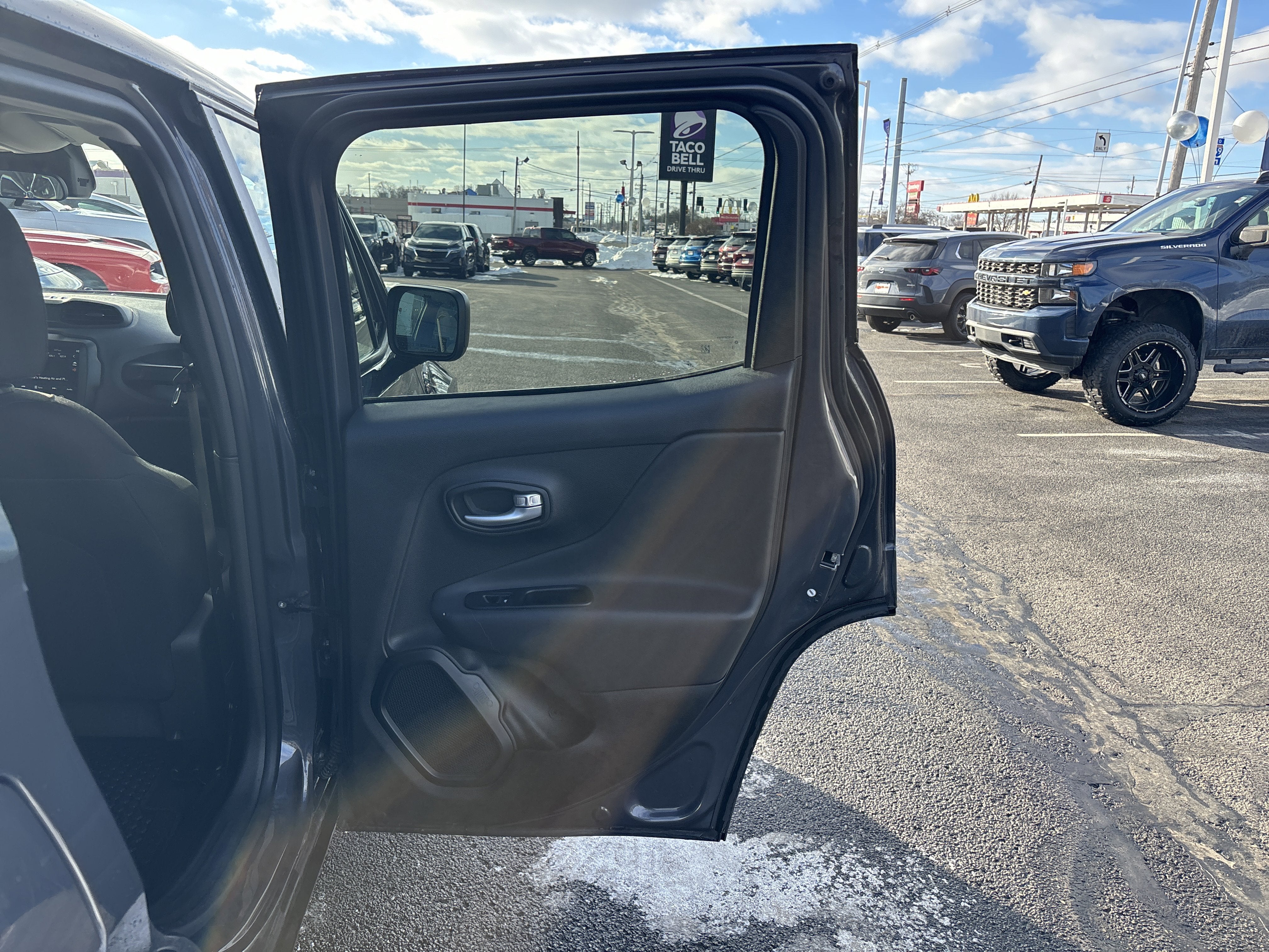 2023 Jeep Renegade Latitude